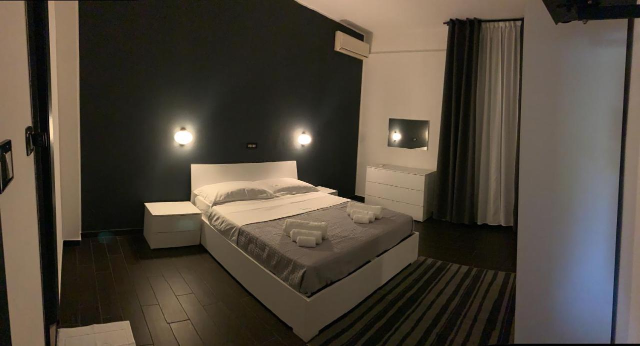 Hotel Neyra Beach Ріміні Екстер'єр фото