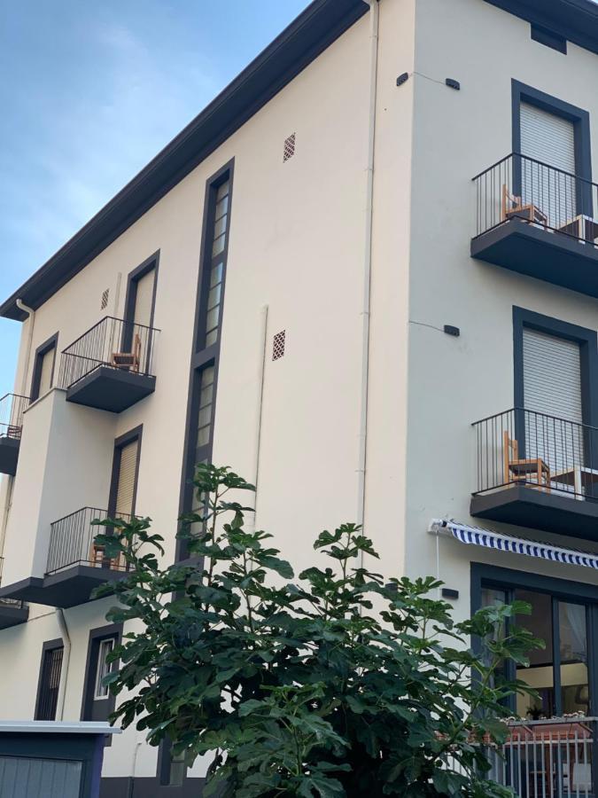 Hotel Neyra Beach Ріміні Екстер'єр фото