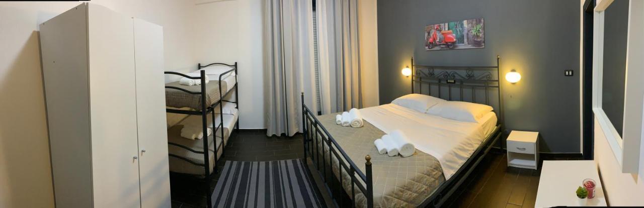 Hotel Neyra Beach Ріміні Екстер'єр фото